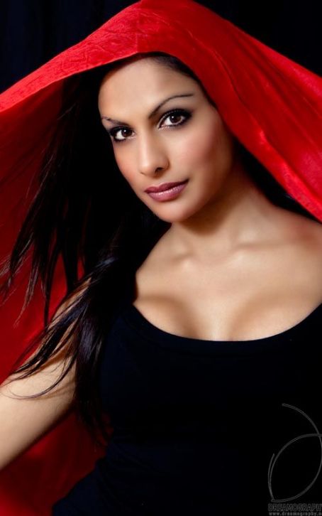 Attia Bano Qamar photo Attia Bano Qamar photo