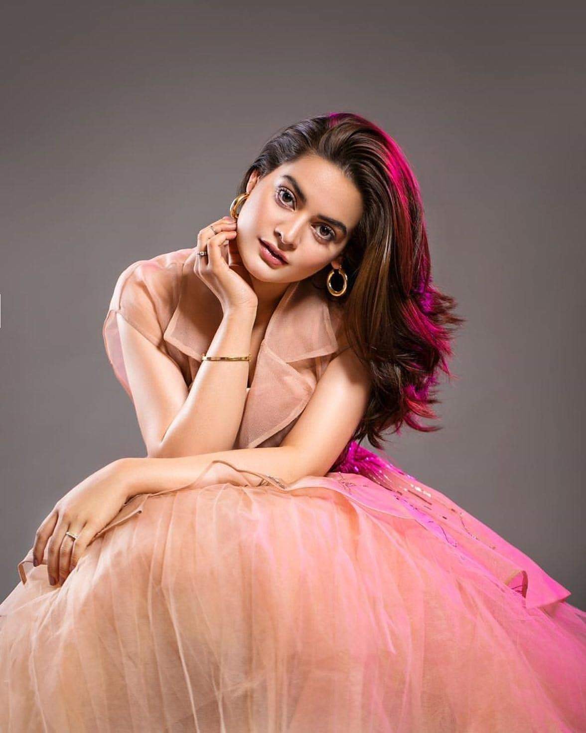 Minal Khan photo Minal Khan photo