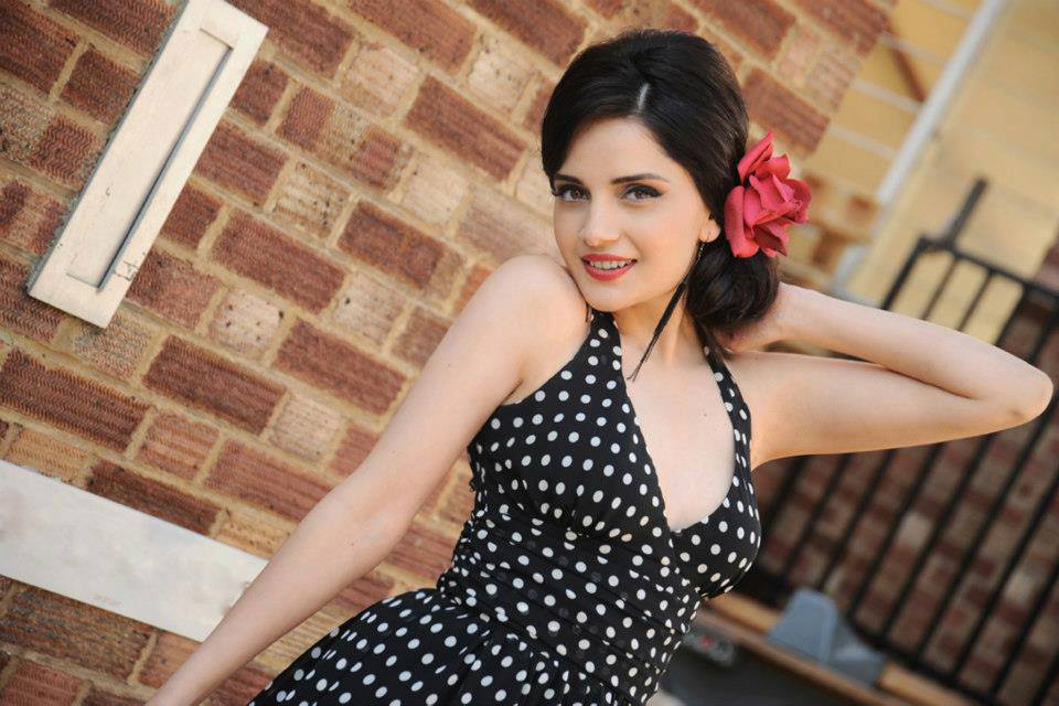 Armeena Rana Khan photo