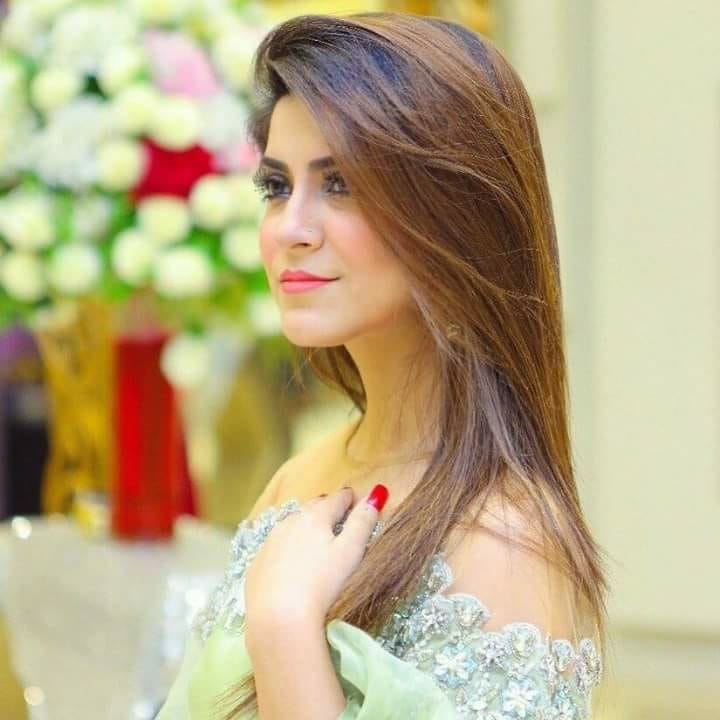 Hina Niazi photo