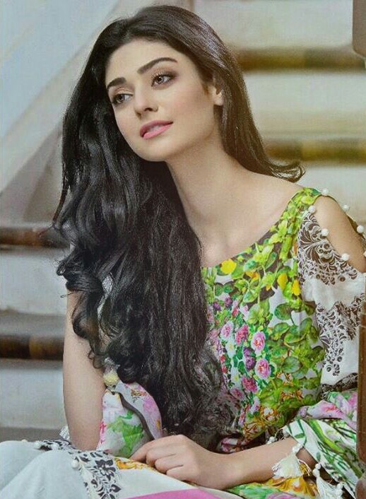 Noor Khan photo