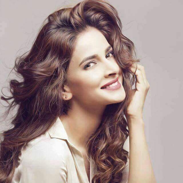 Saba Qamar photo