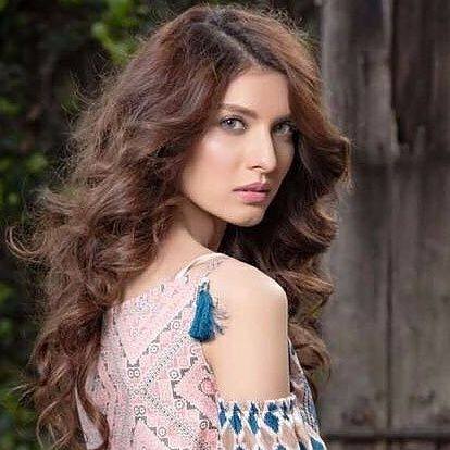 Saeeda Imtiaz photo