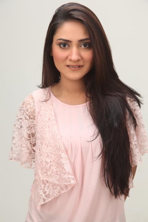 Sana Askari photo