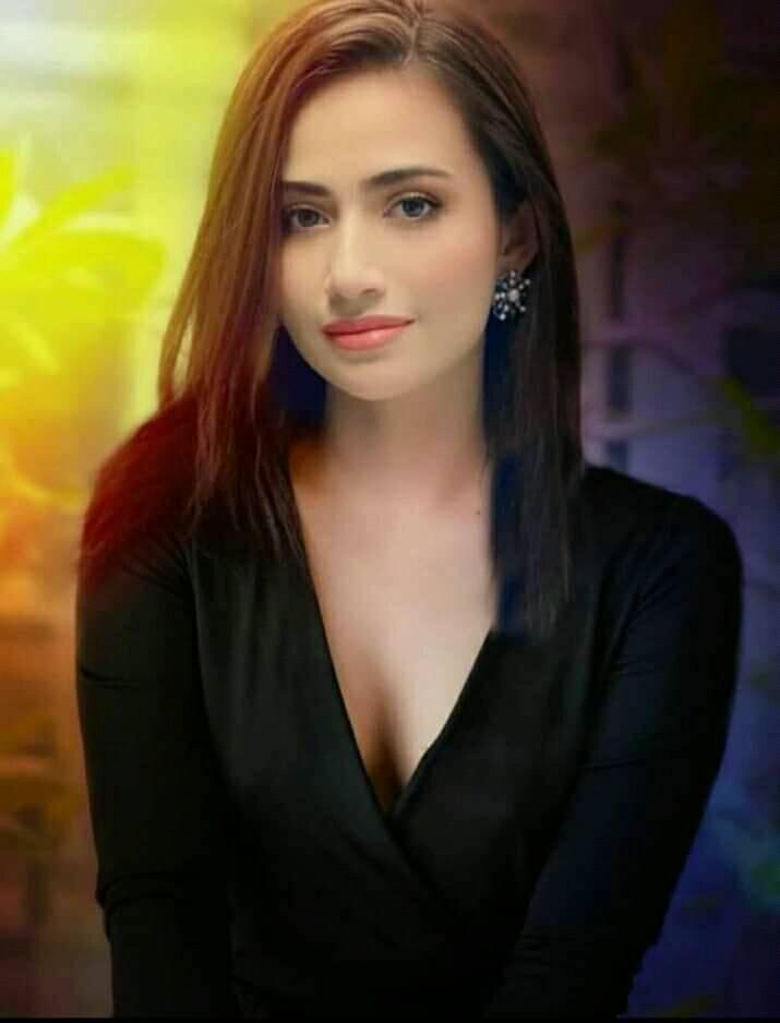 Sana Javed photo