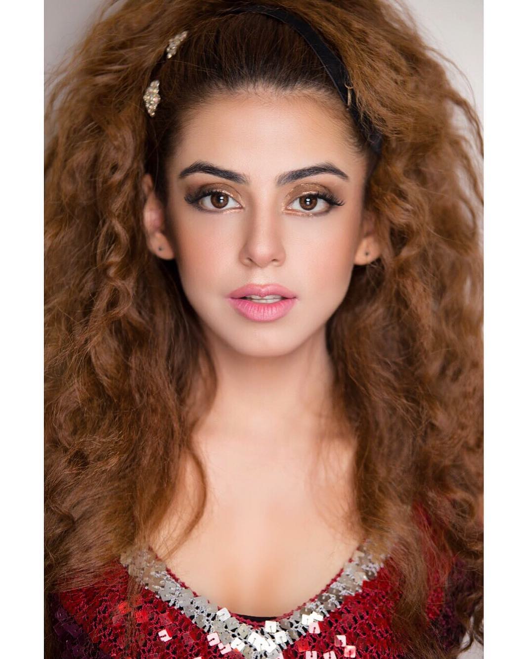 Yashma Gill photo