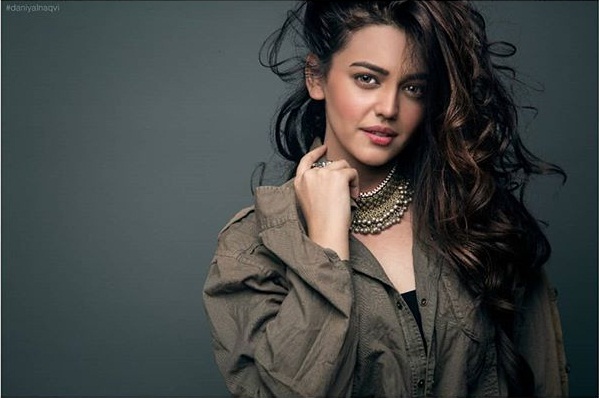 Zara Noor Abbas photo