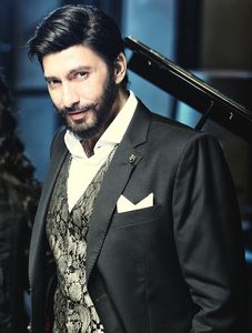 Aijaz Aslam photo title=