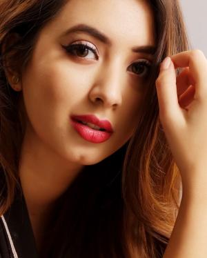 Komal Aziz Khan photo title=