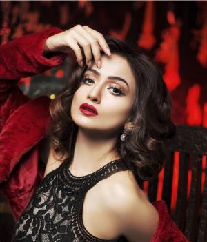 Zarnish Khan photo title=