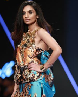 Fashion Pakistan Week 2018 | Highlights | Images | Celebrities